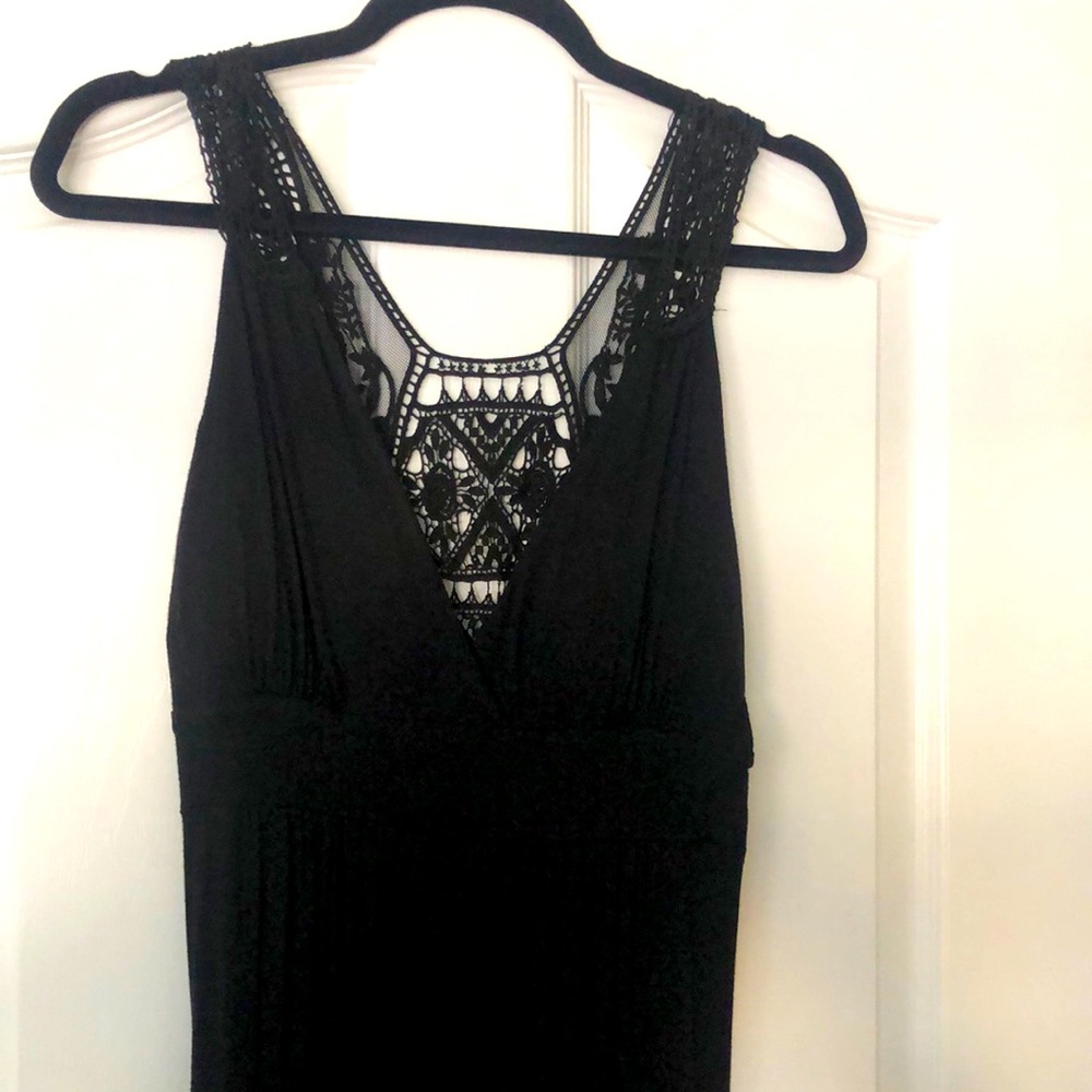 Womens long dress with crotchet back. Cups